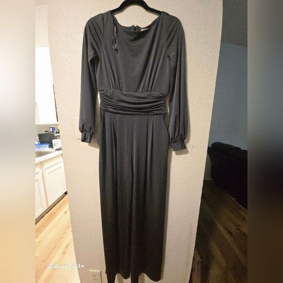 Eliza J Gray Jumpsuit with Relaxed Fit and Collared Neckline - Picture 3 of 12